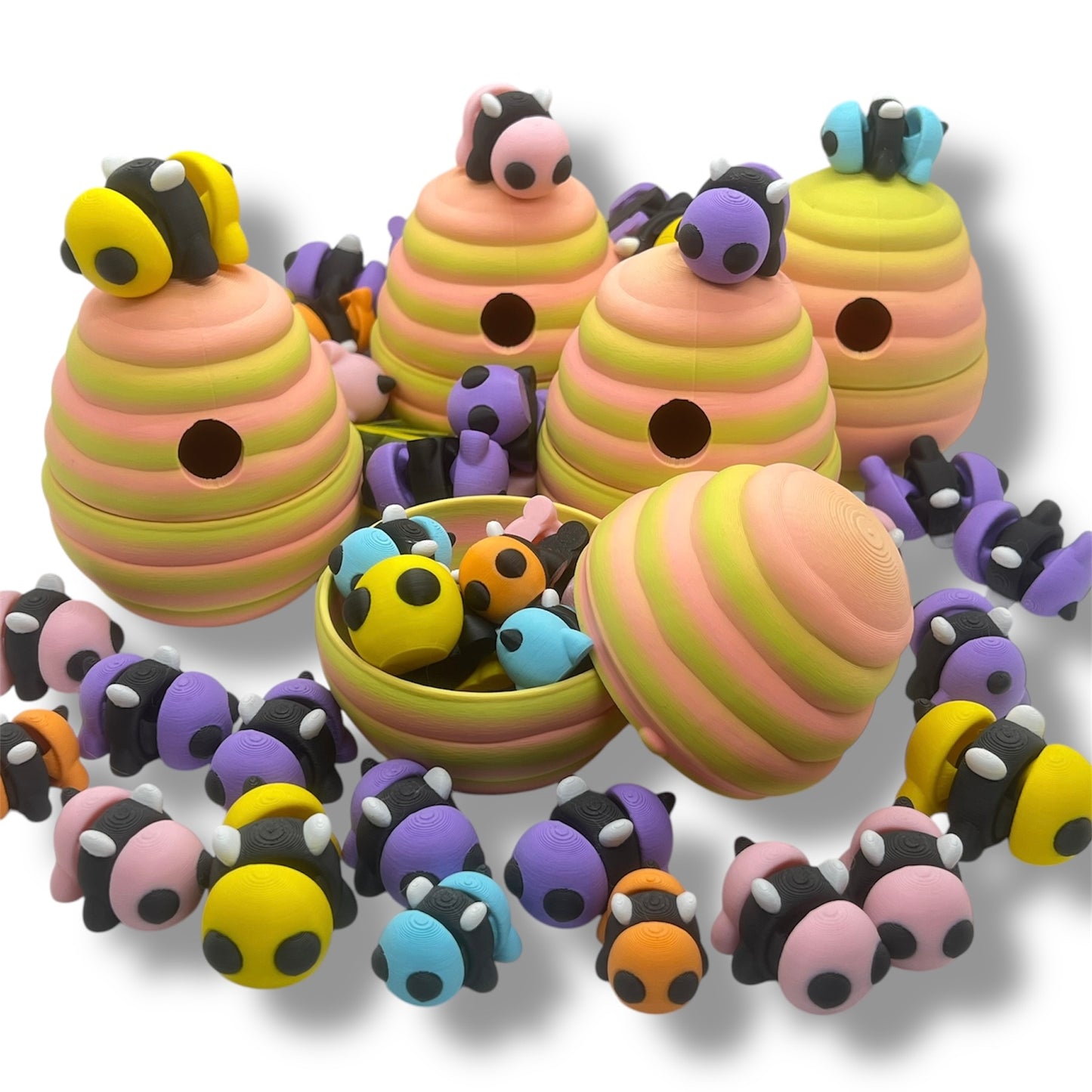 Buzzy Bee Hive with 5 Pack of Bee's -3d Printed Articulated Decor